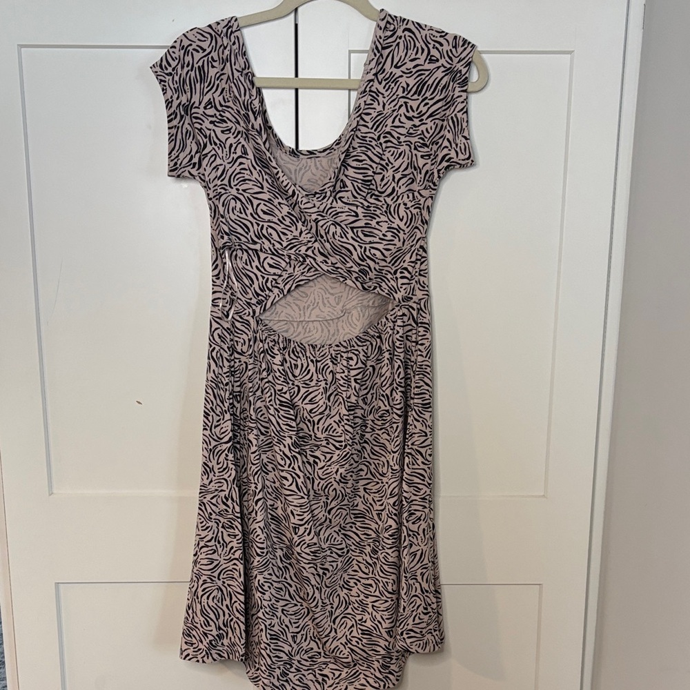 Chic Brown and Cream Patterned Midi Dress - Picture 6 of 6